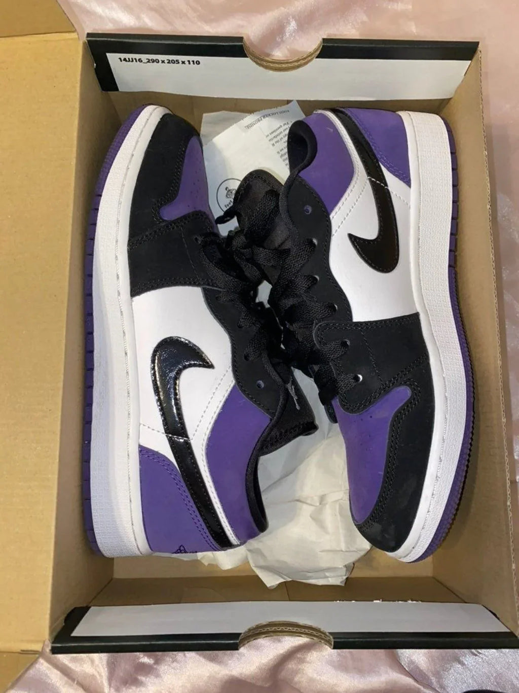 Beautiful Purple Sneakers for you. Style: Cust : 6854-0085