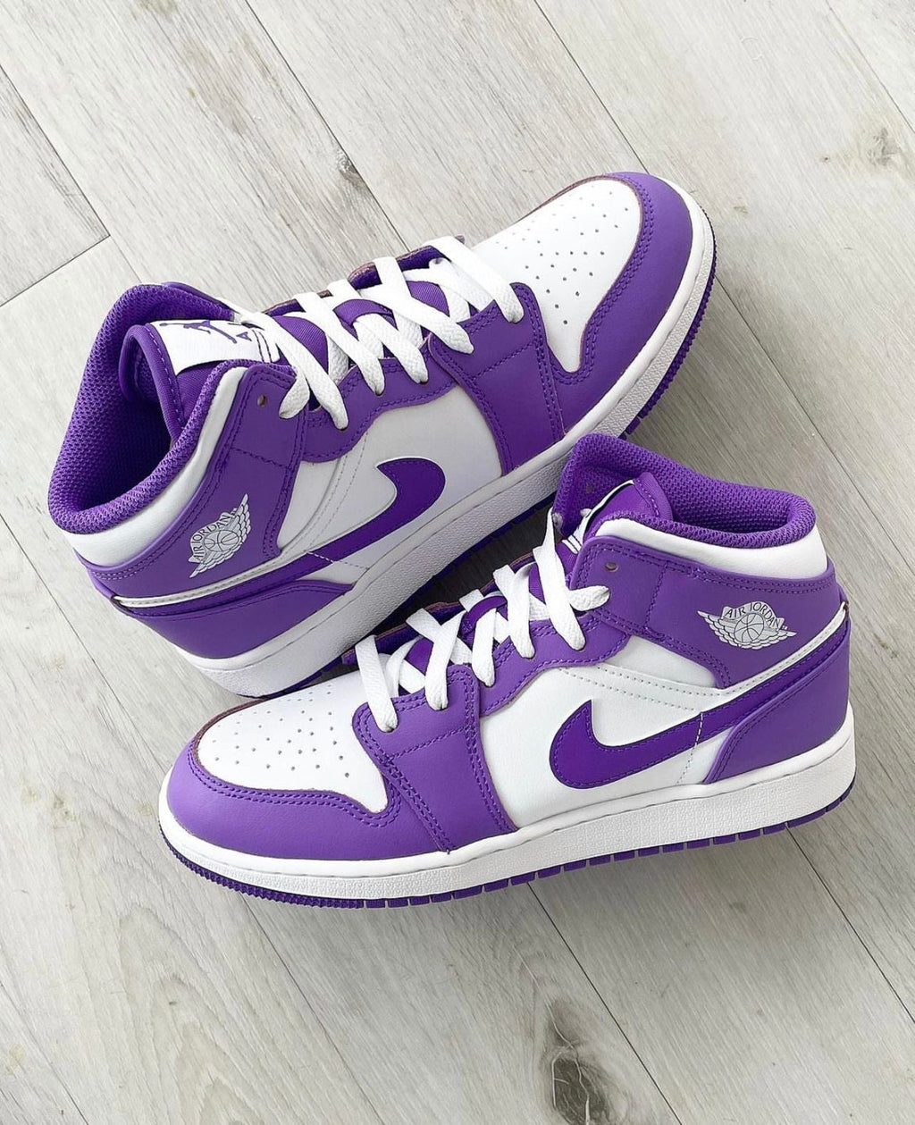NIKE AIR JORDAN 1 HIGH PURPLE VENOM