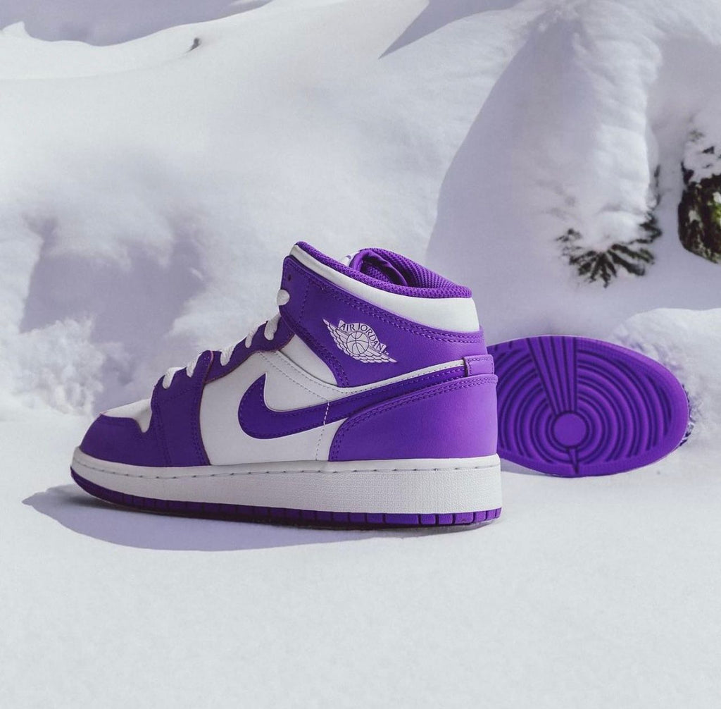 NIKE AIR JORDAN 1 HIGH PURPLE VENOM