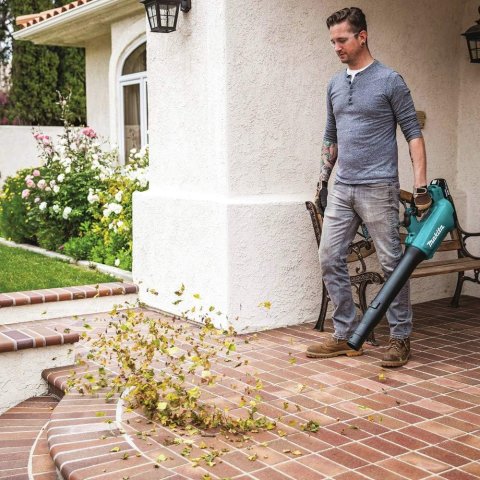 Buy Makita XBU03SM1 18V LXT Brushless Cordless Blower Kit Online | 18V Lithium-Ion Leaf Blower with 4.0Ah Battery