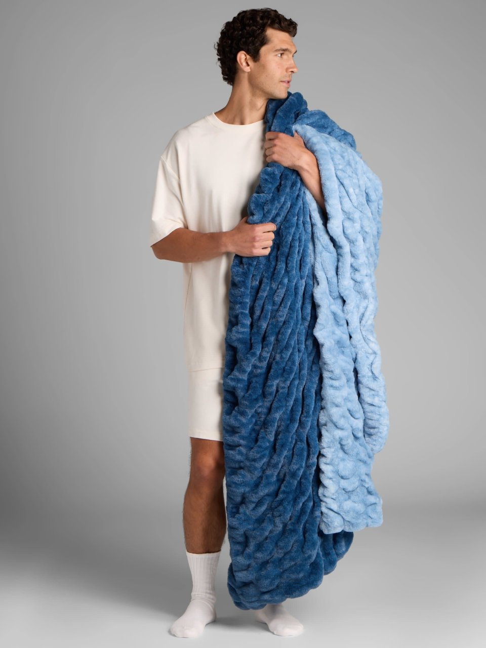 Buy Dreamer Blanket Online | Ultra Soft Luxury Cozy Blanket for All-Season Comfort