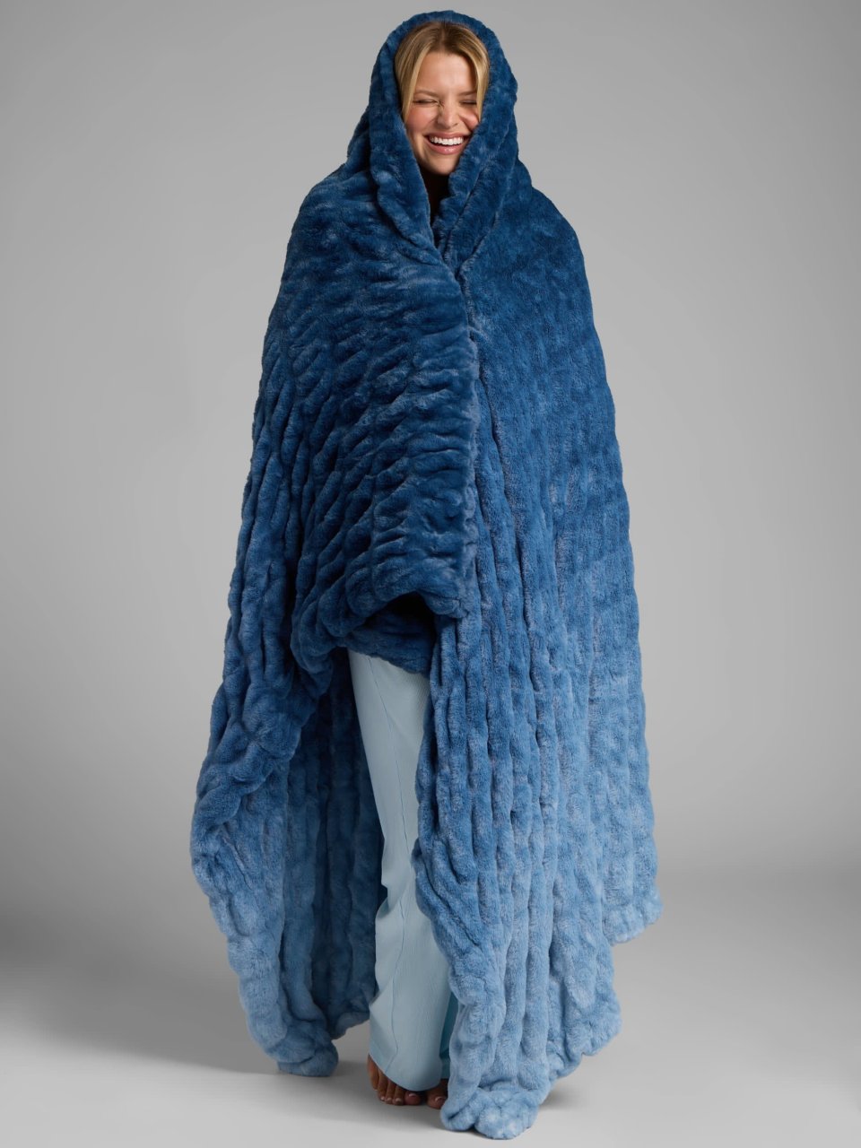 Buy Dreamer Blanket Online | Ultra Soft Luxury Cozy Blanket for All-Season Comfort